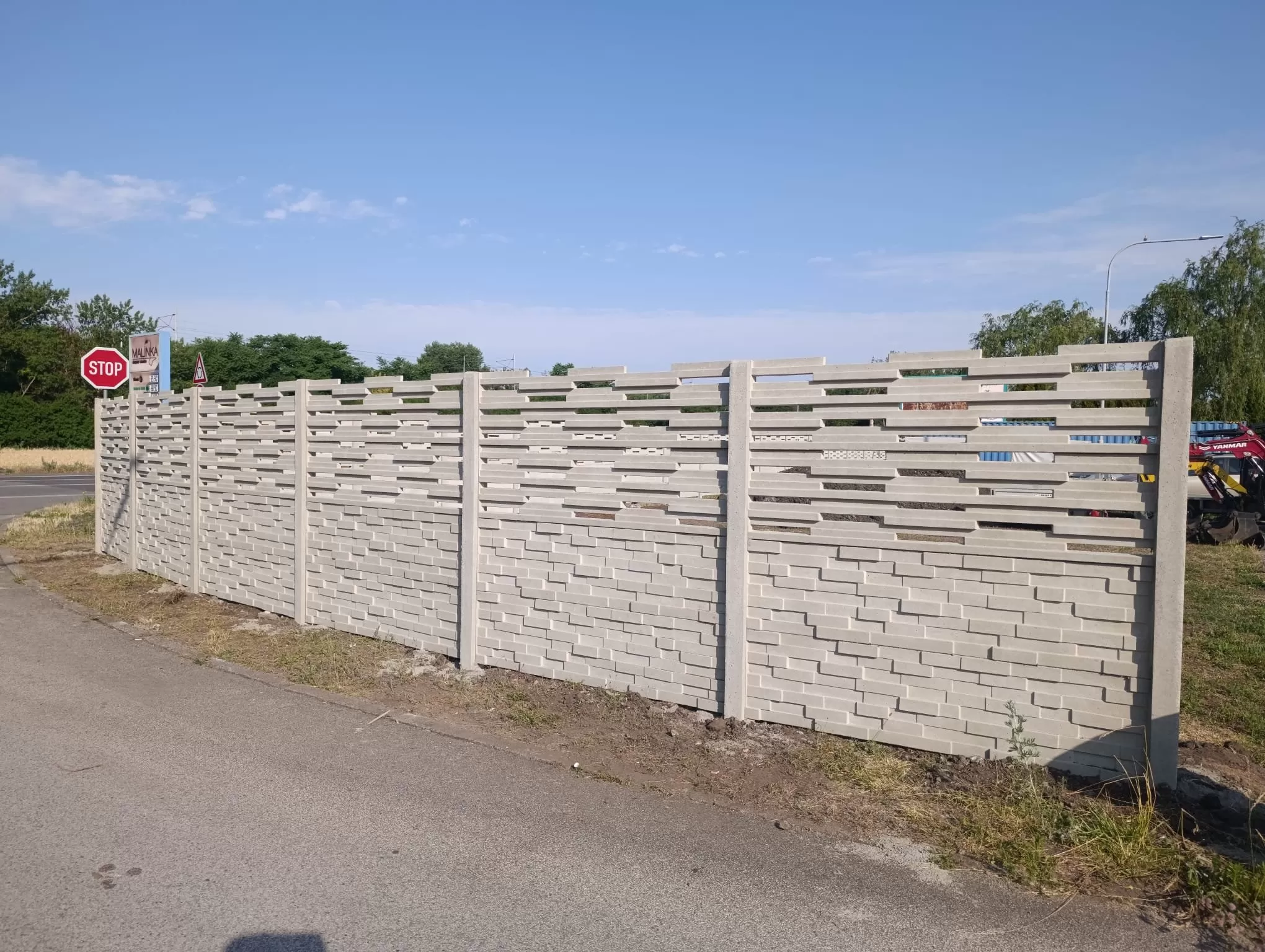 Betonzaun selbst bauen oder schlüsselfertig installieren lassen?